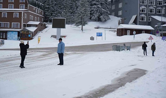 Uludağ'a Mart karı...40 yıl sonra yeniden kar gördü