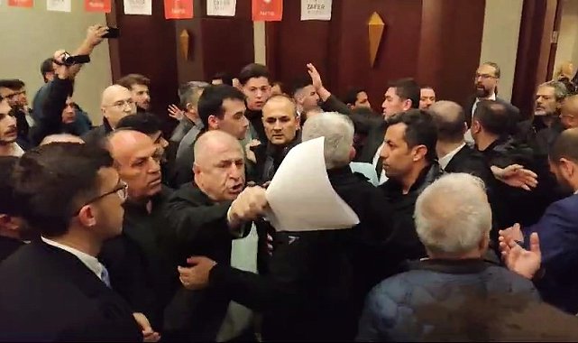 Ümit Özdağ'dan tekme ve yumrukla birbirine giren partililere: "Terbiyesiz adamlar"