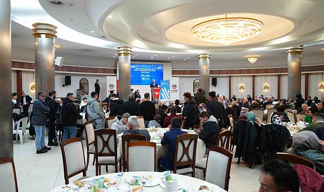 Ümraniye Belediye Başkanı Yıldırım, vatandaşlar ile iftar yemeğinde buluştu