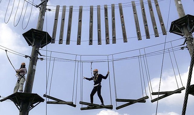 Üniversite öğrencileri Macera Park'ta cesaretlerini test ettiler