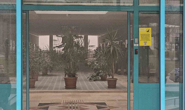 Üniversitedeki esrarengiz duman paniğe neden oldu