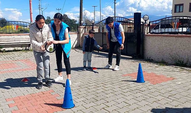 Üniversiteli gençlerden örnek davranış