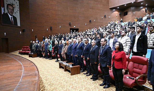 Uşak Üniversitesinden anlamlı konferans