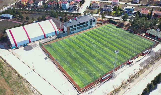 Uşak'ın modern tesisi yeşil sahalara yıldız yetiştirecek