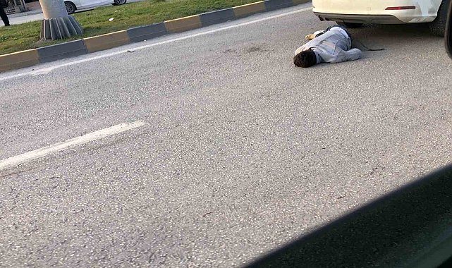 Üstgeçidi kullanmayan genç otomobilin çarpmasıyla metrelerce uçtu