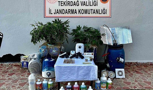 Uyuşturucu ve silahlar ele geçirildi