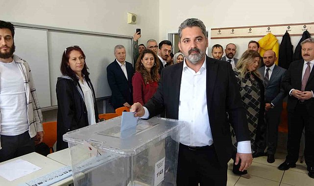 Üzüm ve Çopuroğlu oylarını kullandı