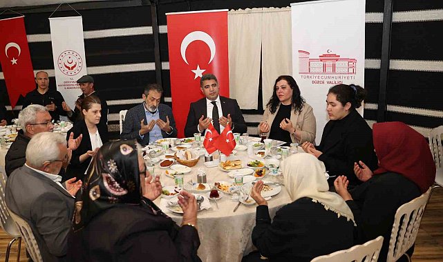 Vali Aslan, "Büyüklerimiz 365 gün başımızın tacıdır"