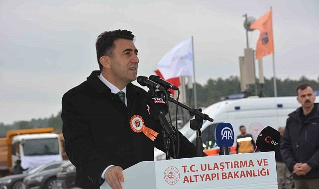 Vali Aygöl, "Bilecik, 8 Organize Sanayi Bölgesiyle yıllık 3 milyar dolar üretim yapan bir ildir"