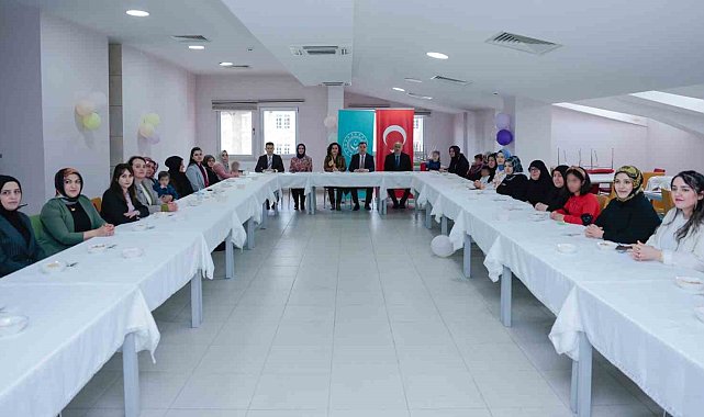 Vali Eldivan eşiyle birlikte Koruyucu Aileler ile bir araya geldi