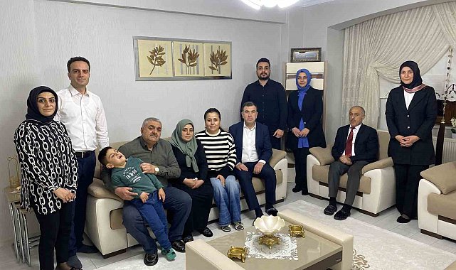 Vali Eldivan şehit ailesinin iftar sofrasına konuk oldu