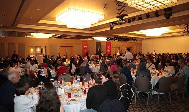 Vali Hacıbektaşoğlu, koruma altındaki çocuklarla iftarda buluştu