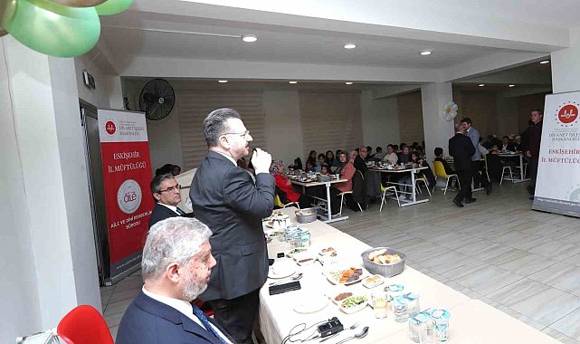 Vali Hüseyin Aksoy, Aile ve Sosyal Hizmetler İl Müdürlüğü Çocuk Evleri Koordinasyon Merkezi öğrencileri ile bir araya geldi