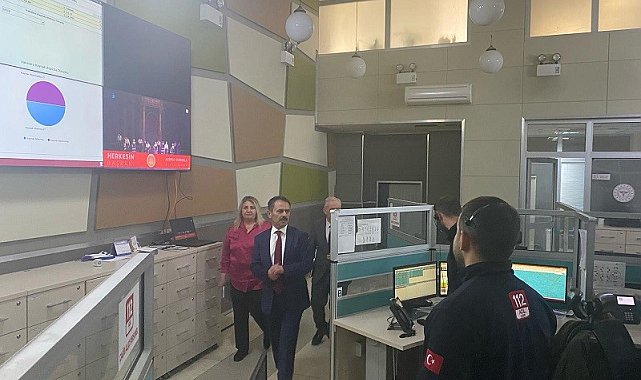 Vali İlhami Aktaş, 112 Acil Çağrı Merkezinde incelemelerde bulundu