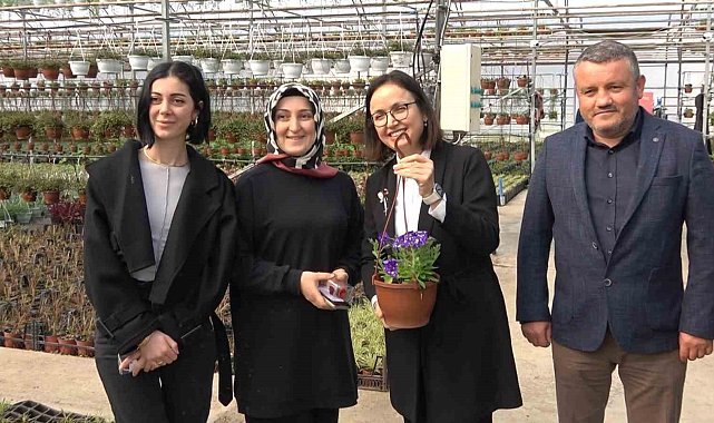 Vali Kaya'da ildeki başarılı kadınlarla buluştu