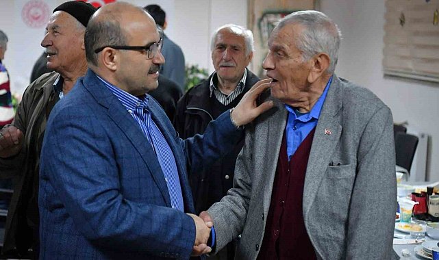 Vali Ustaoğlu, huzurevi sakinleriyle iftarda bir araya geldi