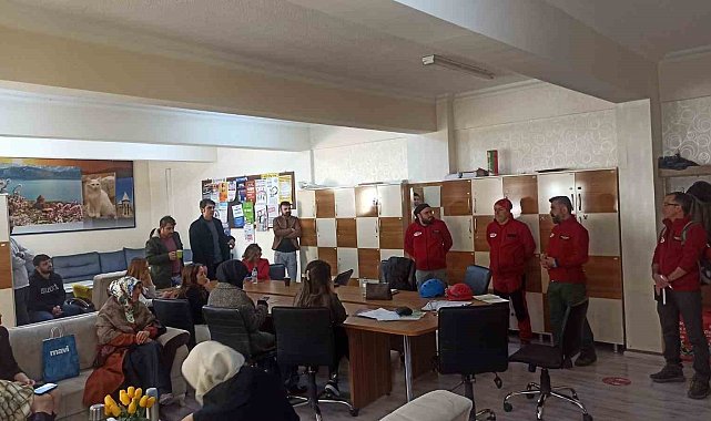 Van'da gerçeği aratmayan deprem tatbikatı