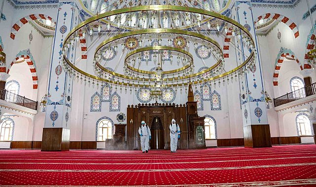 Van'da Ramazan ayı öncesi camiler gül suyu ile temizlendi