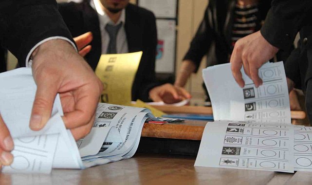 Yalova'da oy sayımı başladı