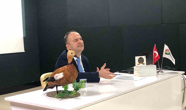 Yalova'da "Angut Kuşu" kitabı imza gününe yoğun ilgi