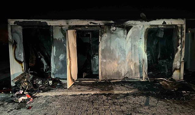 Yanan konteyner kullanılmaz hale geldi