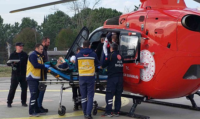 Yaşlı kadın ambulans helikopterle hastaneye sevk edildi
