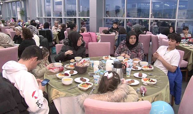Yetim çocuklar, Tuzla'da düzenlenen iftar programında bir araya geldi