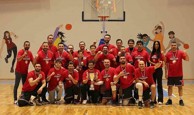 Yıldız Holding Basketbol Takımı, CBL'de şampiyon oldu