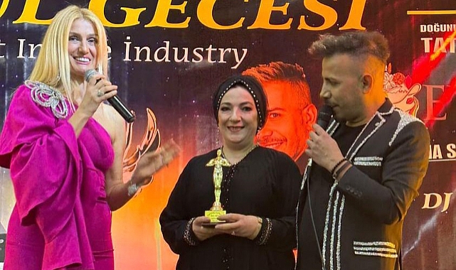 Yılın En Başarılı Uzman Estetisyen Saç Stilisti Ödülüyle Geceye Damga Vurdu