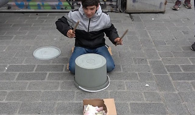 Yoğurt kabıyla bateri çalan çocuğa yoğun ilgi