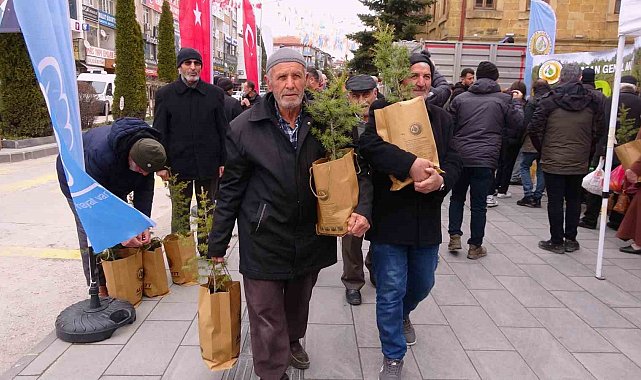 Yozgat'ta 30 bin fidan dağıtıldı