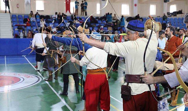Yozgat'ta Geleneksel Türk Okçuluğu yarışması düzenlendi