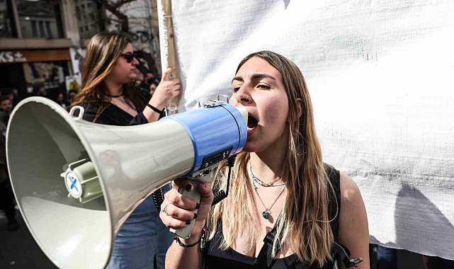 Yunanistan'da binlerce kişiden "özel üniversite" protestosu