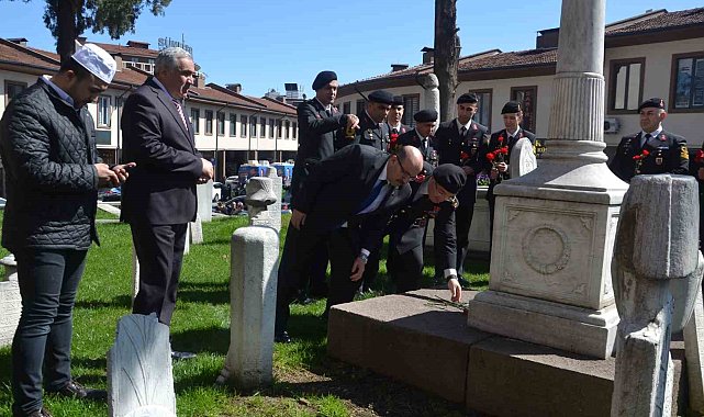 Zağnos Paşa Camii haziresinde yatan Şehit Yüzbaşı Necati Bey anıldı