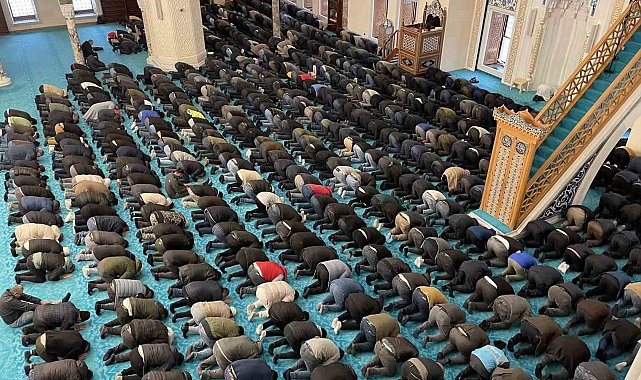 Zonguldak'ta Ramazan Ayı'nın ilk Cuma namazı kılındı