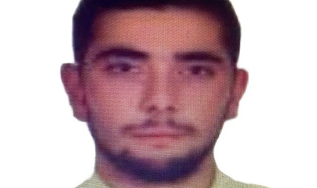 1 yıl önce kardeşini bıçaklayan adamı kalçasından vurdu