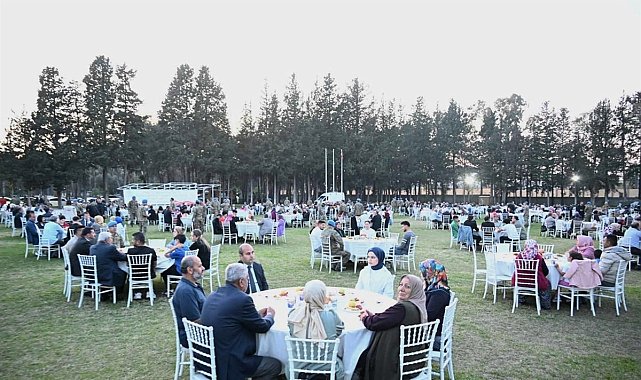12'nci Komando Tugay Komutanlığı, şehit aileleri ve gaziler onuruna iftar verdi
