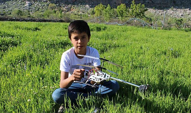 14 yaşındaki çocuk geri dönüşüm malzemeleriyle teknolojik aletler yaptı