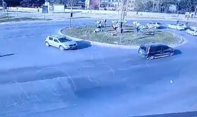 2 gencin ölümüne neden olan korkunç kazanın güvenlik kamerası ortaya çıktı