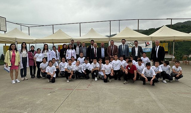 2 Okulda bilim fuarı açıldı
