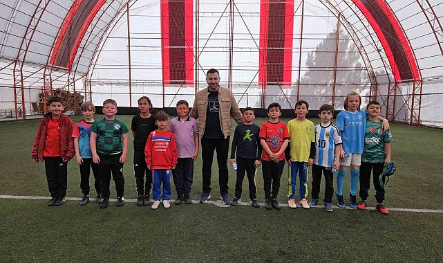 23 Nisan İlkokullar arası halı saha turnuvası başladı