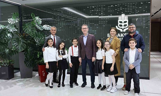 23 Nisan'da Başakşehir'de başkanlık koltuğuna oturan Hikmet'ten Filistin mesajı