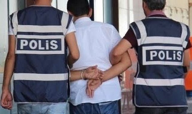 4 ayrı suçtan aranıyordu, eş zamanlı operasyonla yakalandı