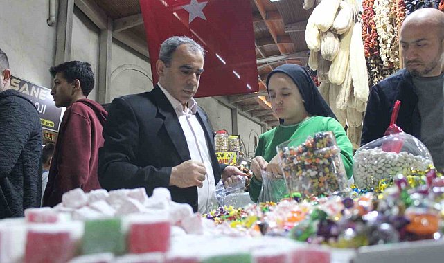 500 yıllık tarihi çarşıda Ramazan Bayramı yoğunluğu