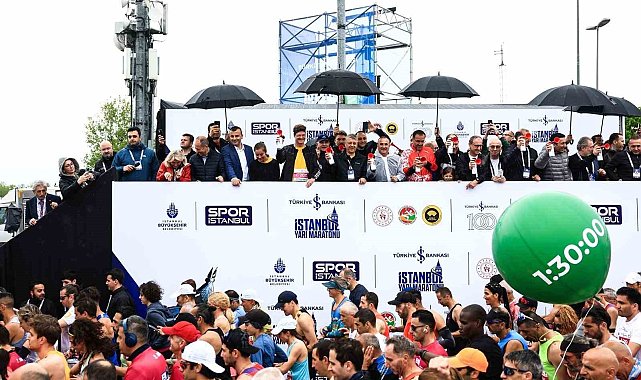 AB Büyükelçisi Türkiye Delegasyon Başkanı İstanbul Yarı Maratonu&#039;na katıldı