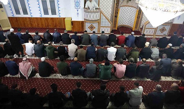 Adana'da bayram namazı kılındı