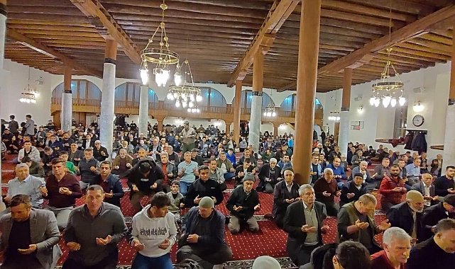 Afyonkarahisar'da Kadir Gecesi dualarla idrak edildi
