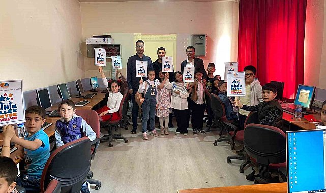 Ağrı&#039;da çocuklar &quot;Minik Eller, Büyük Hayaller&quot; ile el sanatlarına uzanıyor