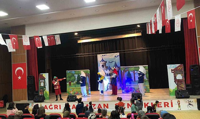 Ağrı'da çocuklar Ramazan şenlikleriyle eğlendi