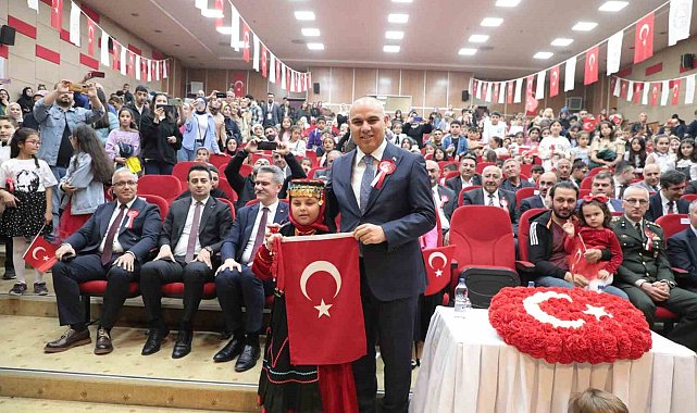 Ağrı'da, Ulusal Egemenlik ve Çocuk Bayramı coşkuyla kutlandı